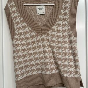 Abercrombie & Fitch Tan and Cream Sweater Vest